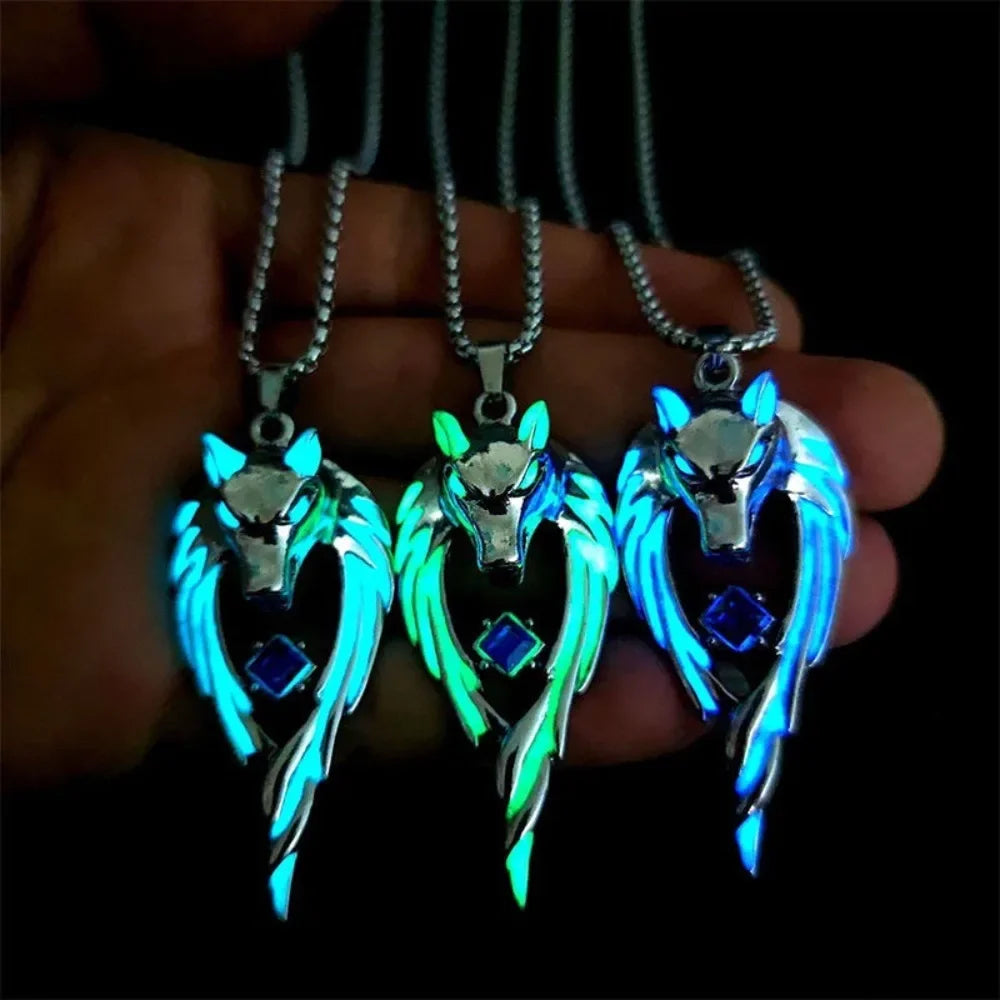 Simple Trend Niche Wolf Head Pendant Necklace Men and Women Glow-In-The-Dark Jewelry Hip Hop Punk Party Niche Popularpendantgift